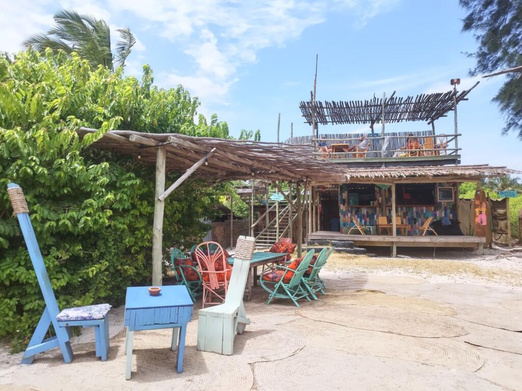 InTravel - Kilifi Kenian rannikolla ja Afrikka-yhteenveto Salty's beach bar | Kilifi on rento biitsikohde Kenian rannikolla | InTravel