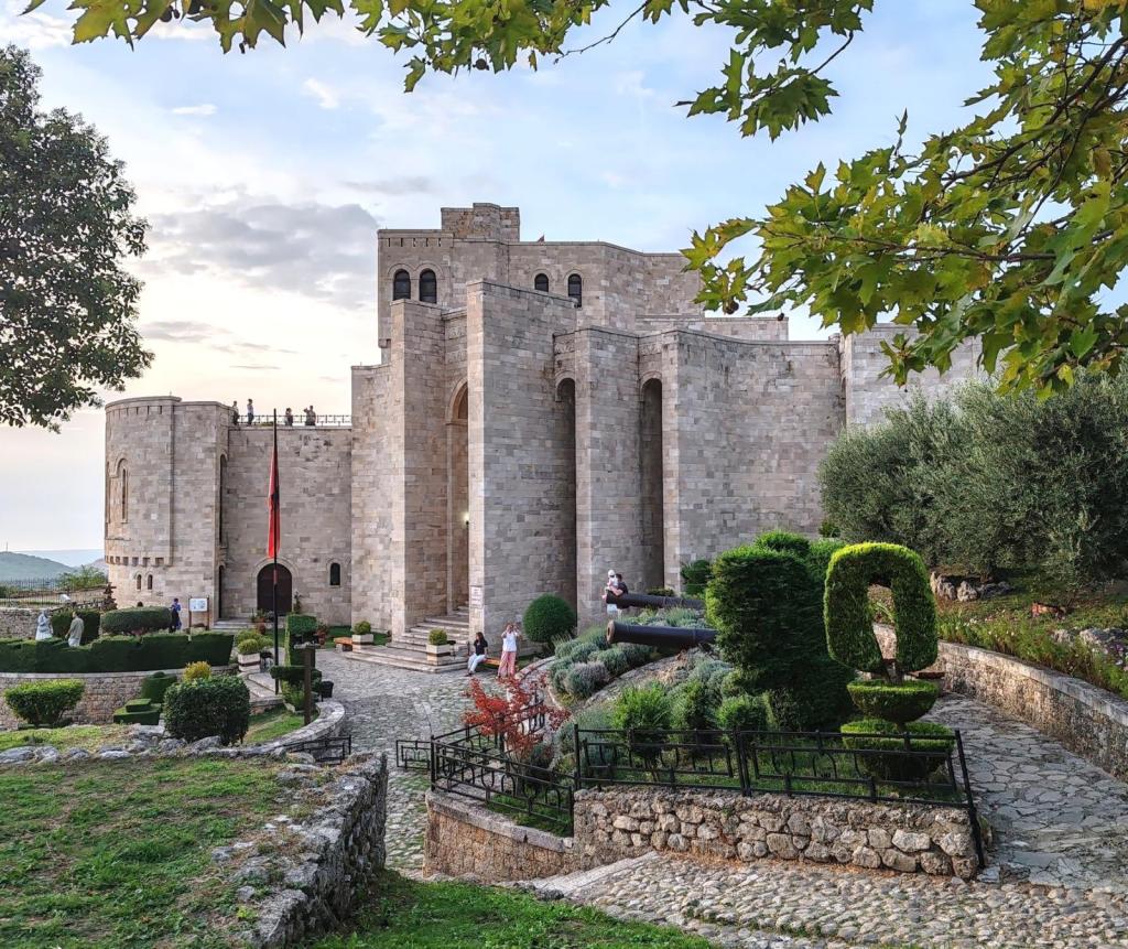 Krujan linnoitus | Albania: Kruja, Tirana ja rannikkoa | InTravel