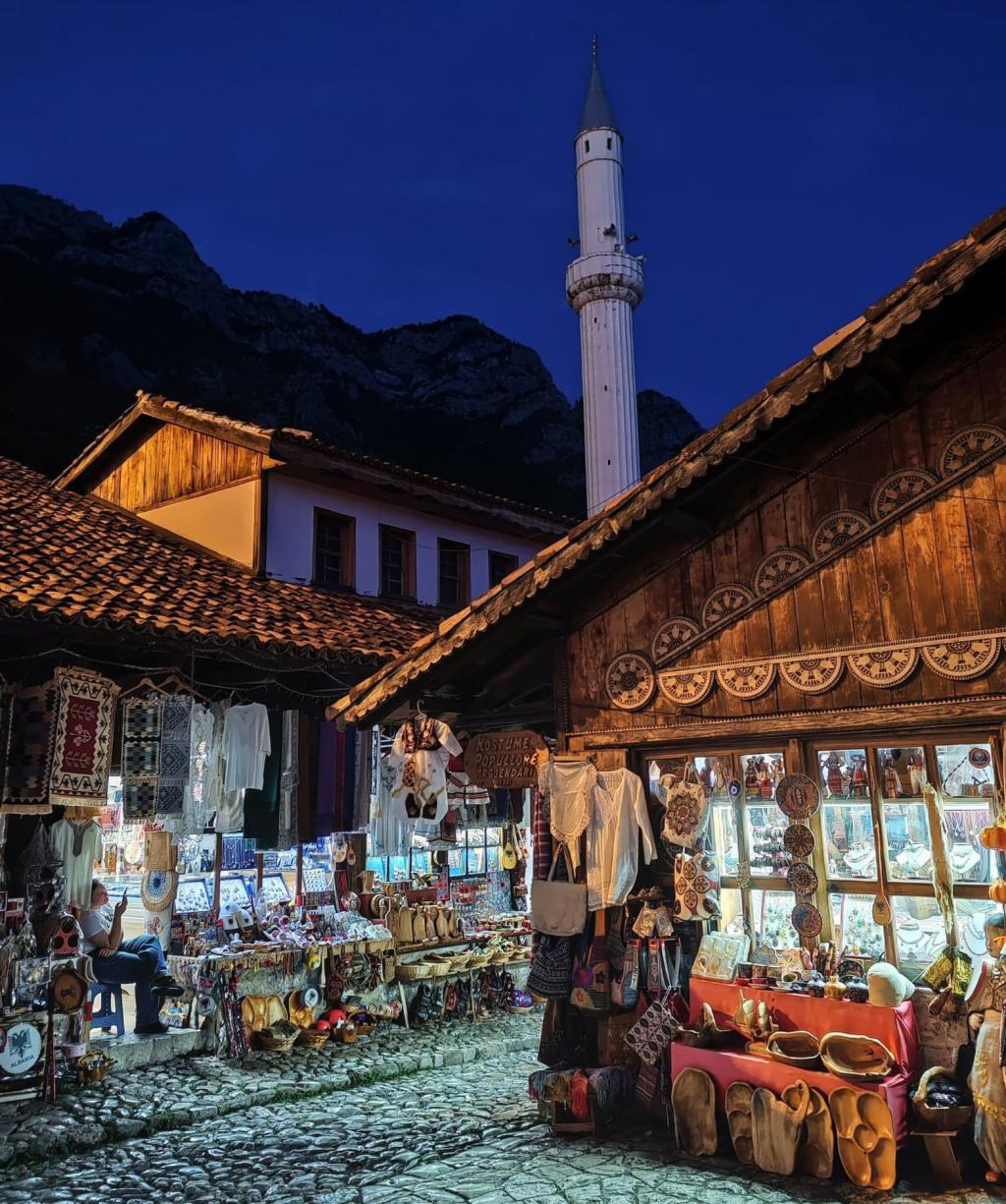 Krujan vanha basaari | Albania: Kruja, Tirana ja rannikkoa | InTravel