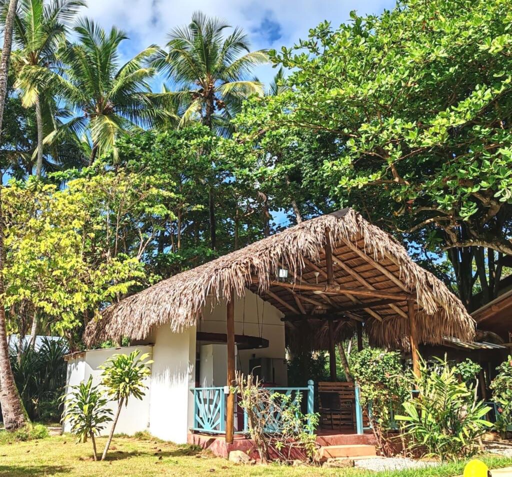 InTravel - Dominikaaninen tasavalta; Boca Chica, Las Terrenas ja Samana Iguana Hotelin bunglovi Las Terrenasissa | Dominikaaninen tasavalta; Boca Chica ja Samanan niemimaa | InTravel blogi