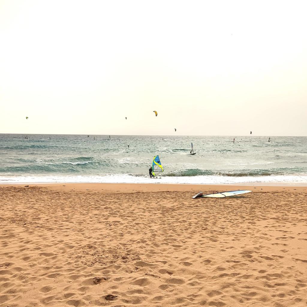 InTravel - Andalusian aarteita: Road trip valkoisissa kaupungeissa ja surffikylissä Los Canos de Meca, surffiranta | Andalusia, Espanja | InTravel