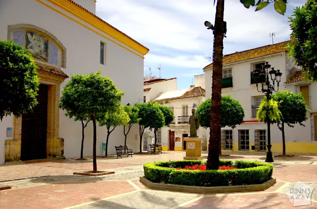 InTravel - Granadan upea Alhambra ja viikko Marbellassa kissavahteina Hienostuneessa Marbellassa on hurmaava historiallinen keskusta | InTravel