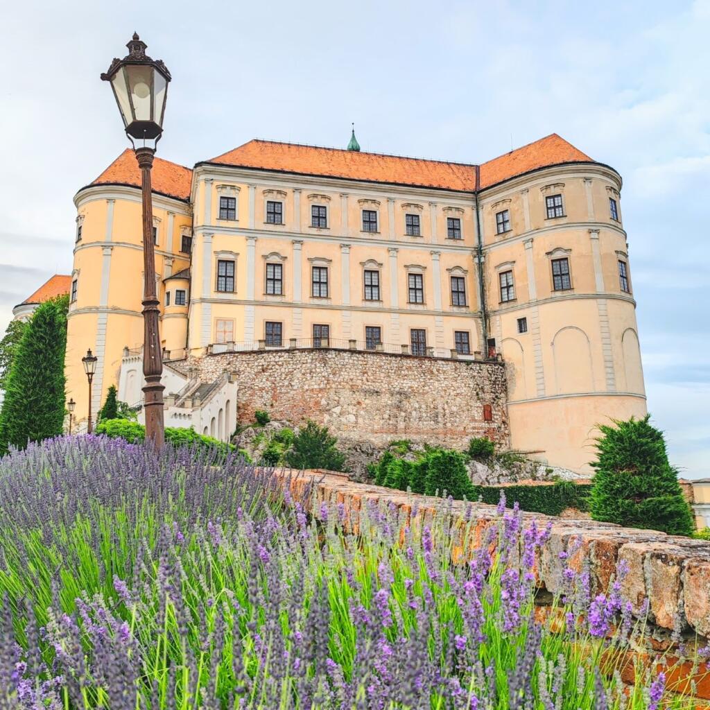 Mikulovin linna, Tsekki | InTravel
