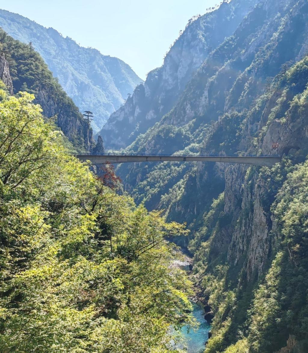 Piva-joen kanjoni, Montenegro | Kesäturistina Suomessa ja road trip halki Itä-Euroopan | InTravel