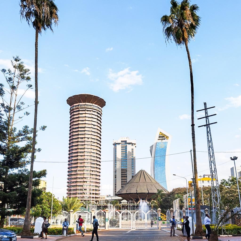 Kenyatta International Convention Centre and other skyscrapers in Nairobi | Dohan stopoverin kautta Nairobiin | InTravel blogi
