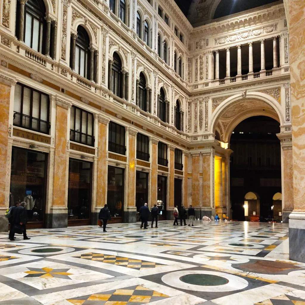 Galleria Umberto I, Napoli | Italia | InTravel