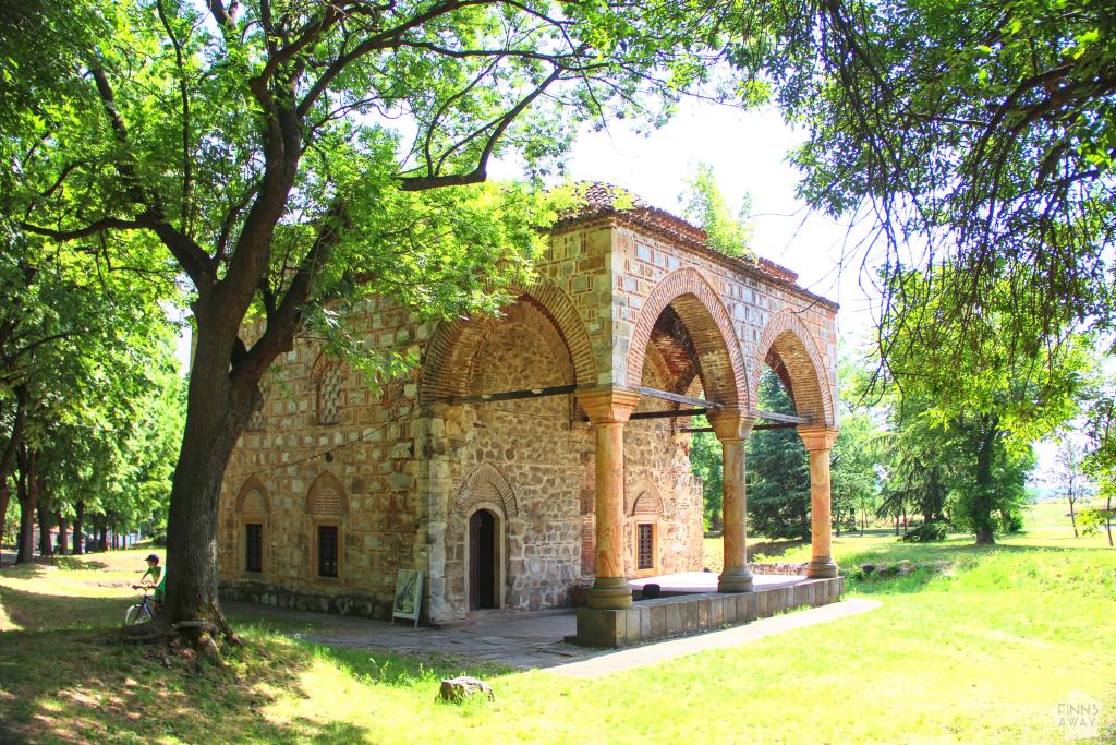 InTravel - Pitkin poikin Serbiaa Belgradista Stara Planinaan Moskeijarakennus Nisin linnoituksessa | Serbia | InTravel
