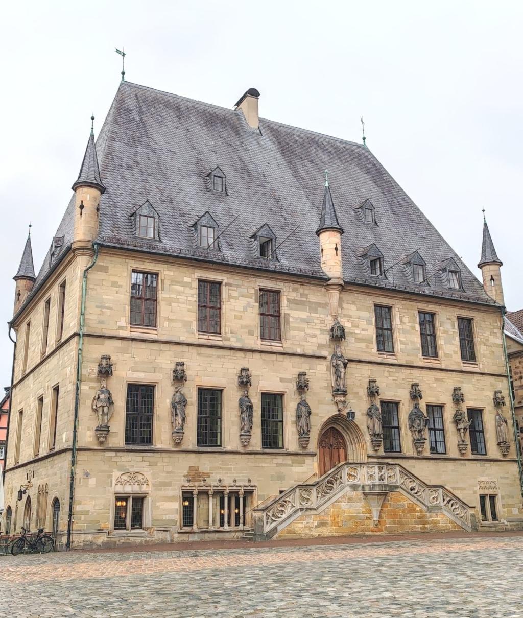 Rathaus, Osnabrück, Saksa | Autolla Euroopassa: Ranskasta Suomeen Norjan kautta | InTravel