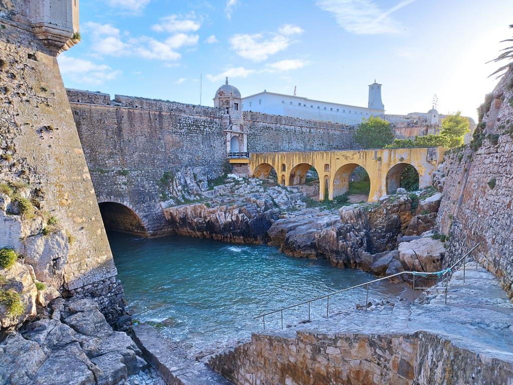 Penichen linna | Road trip Portugalissa: Rannikkomaisemia, Tomar ja Coimbra | InTravel