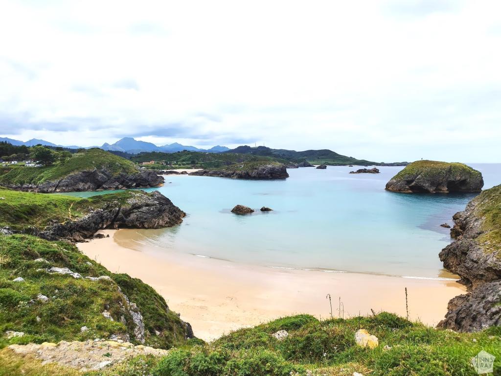 InTravel - Luoteis-Espanjan hurmaa rannikkomaisemilla, vehreydellä ja historiallisilla kaupungeilla Playa de Borizo, Asturias, Spain