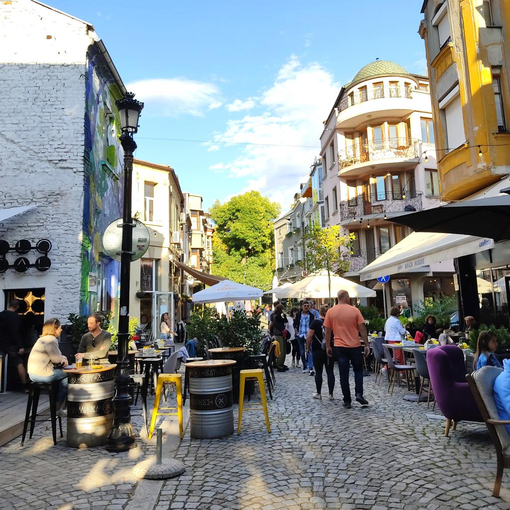 InTravel - Bulgarian helmiä; vuoristokylä Bansko ja historiallinen Plovdiv Walking street in Kapana | Plovdiv, Bulgaria | InTravel blogi