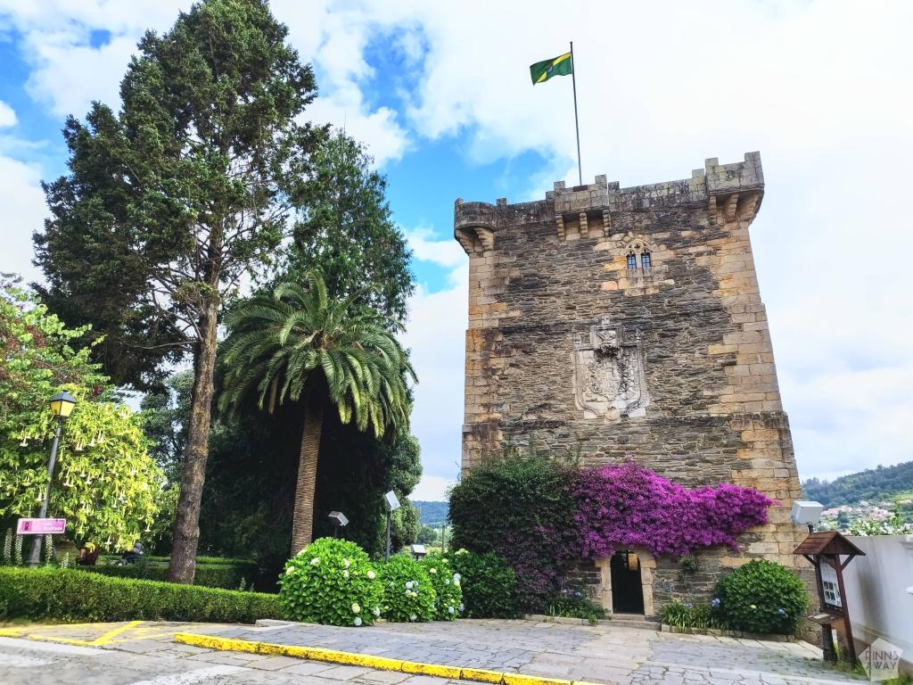 InTravel - Luoteis-Espanjan hurmaa rannikkomaisemilla, vehreydellä ja historiallisilla kaupungeilla Torreón dos Andrade tower, Pontedeume, Galicia, Spain