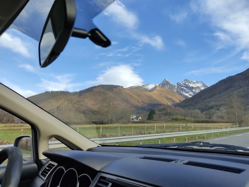 InTravel - Koronapäiväkirjat: Koiravahdiksi Espanjaan joulukuussa 2020 Pyreneet Road Trip Ranska | InTravel