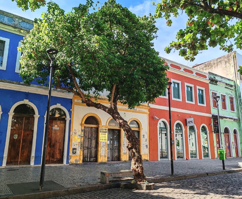 InTravel - Kaupunkikulttuuria, historiaa ja rantoja Brasilian Belémissä, Reficessa ja Salvadorissa Värikkäitä rakennuksia Recifen vanhassa keskustassa | Brasilian Belém, Refice ja Salvador | InTravel blogi