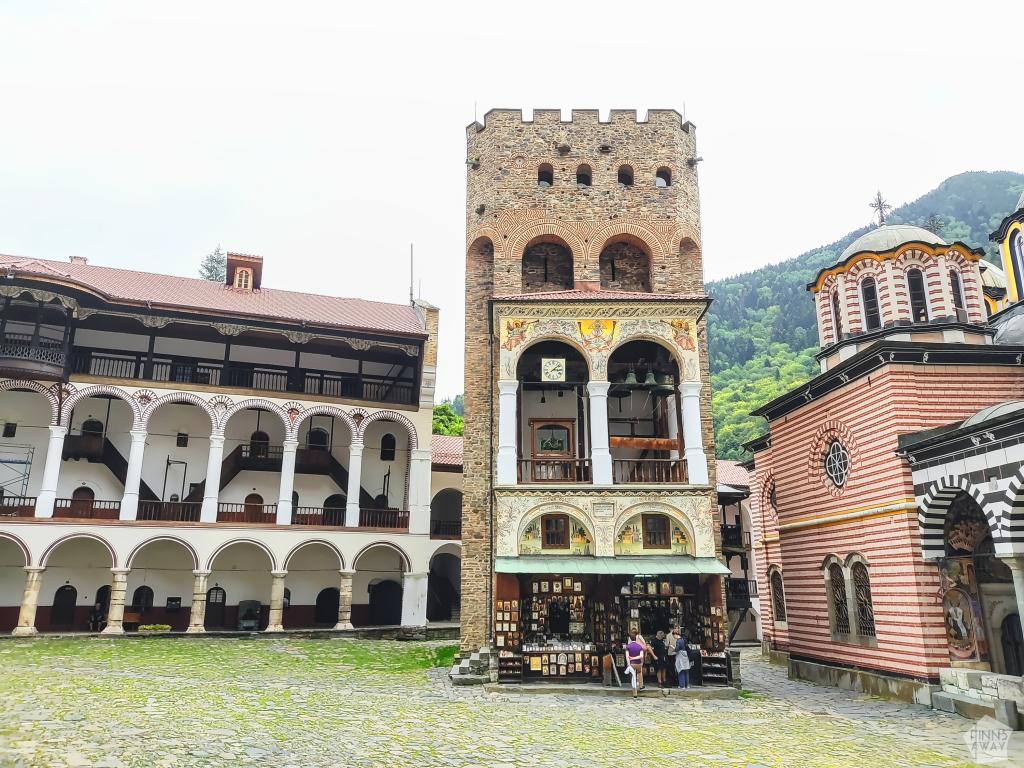 Rilan luostari | Vaellus Bulgarian Rila-vuorilla ja Rilan luostari | InTravel