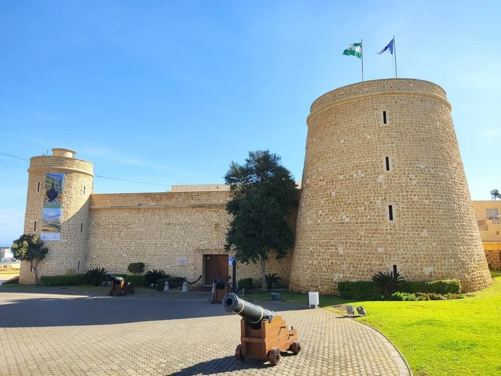 InTravel - Koronapäiväkirjat: Uusia rajoituksia ja Andalusian rannikkoa Castillo de Santa Ana Roquetas de Mar