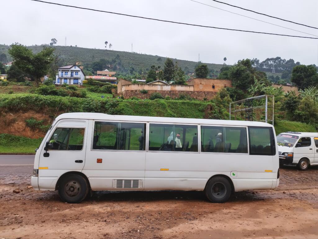 Bussi Ugandan rajalta Kigaliin | Matkamuistoja Ugandasta ja Ruandasta | InTravel blogi