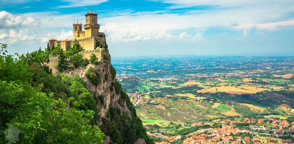 InTravel - Kesäkuu 2018 osa 1: Automatkailua, viinitilavierailu ja patikointia Italiassa San Marino | InTravel