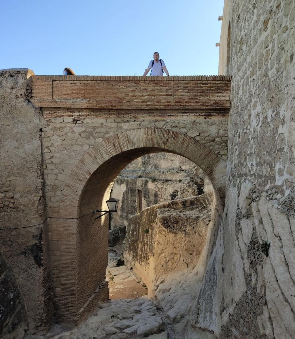 InTravel - Alicantea, appelsiinilehtoja ja koiranvahtihommia Santa Barbara Castle | Reissupäiväkirjaa Alicantesta ja Valenciasta | InTravel blogi