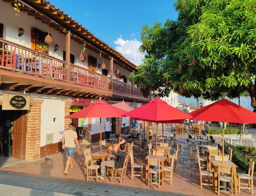 InTravel - Seikkailu Kolumbiassa vei suurkaupungeista rantakohteisiin Santa Fe de Antioquian historillista keskustaa | Kolumbia | InTravel blogi