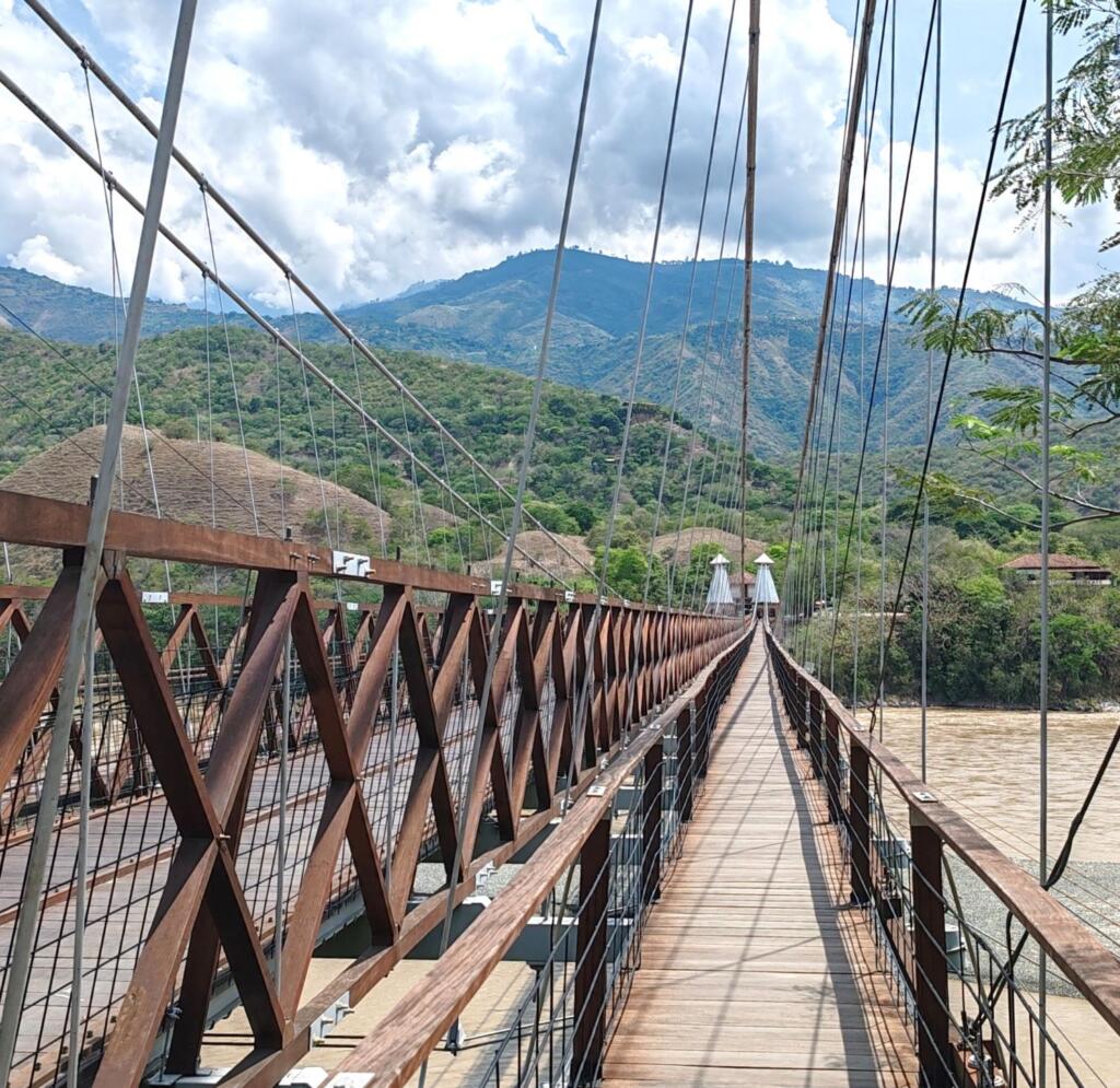 InTravel - Seikkailu Kolumbiassa vei suurkaupungeista rantakohteisiin Puente Colgante De Occidente riippusilta, Santa Fe de Antioquia | Kolumbia | InTravel blogi