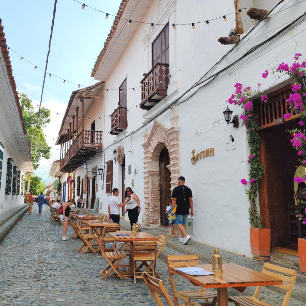 InTravel - Seikkailu Kolumbiassa vei suurkaupungeista rantakohteisiin Santa Fe de Antioquian historillista keskustaa | Kolumbia | InTravel blogi
