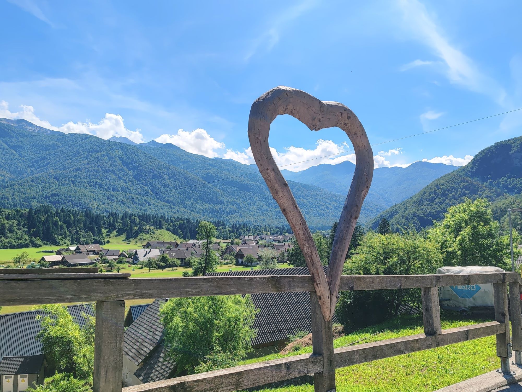 InTravel - Tsekin ja Itävallan kautta Bohinj-järvelle Sloveniaan Vuoristomaisema Bohinjilla Sloveniassa | InTravel