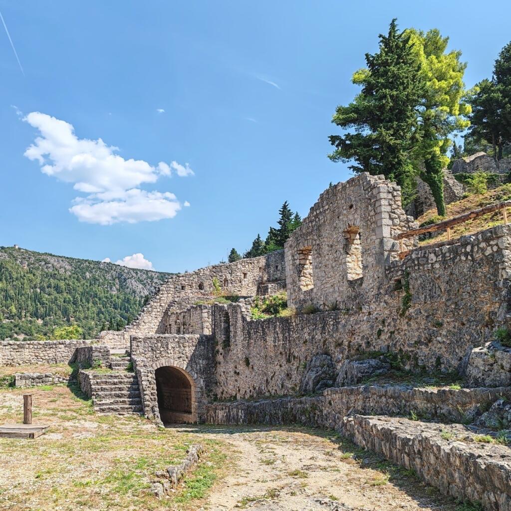 Stolac Stari Grad, Bosnia Herzegovina | Road trip Balkanin maissa | Autolla Balkanilla | InTravel