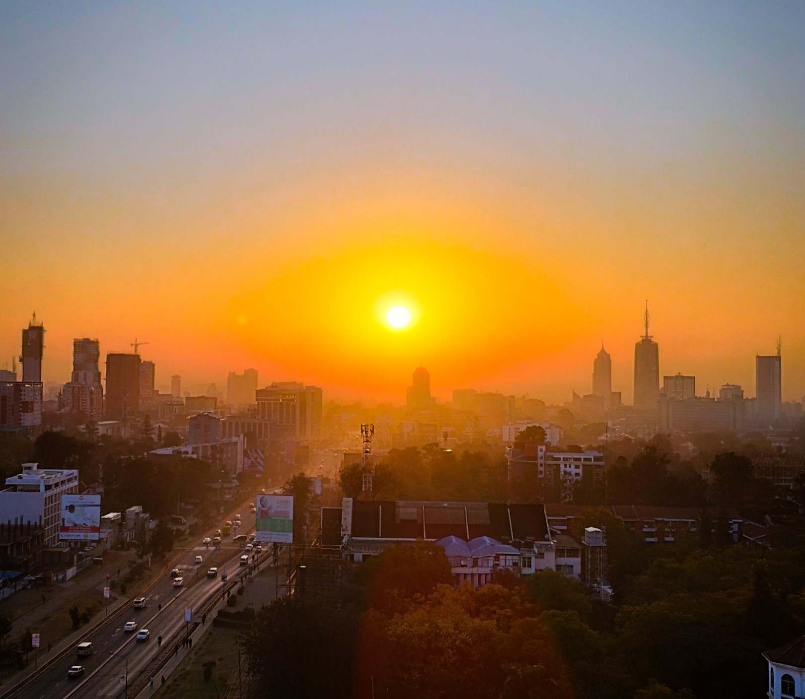 InTravel - Vuosikooste 2023 – seikkailuja Euroopassa ja Itä-Afrikassa Sunrise in Nairobi