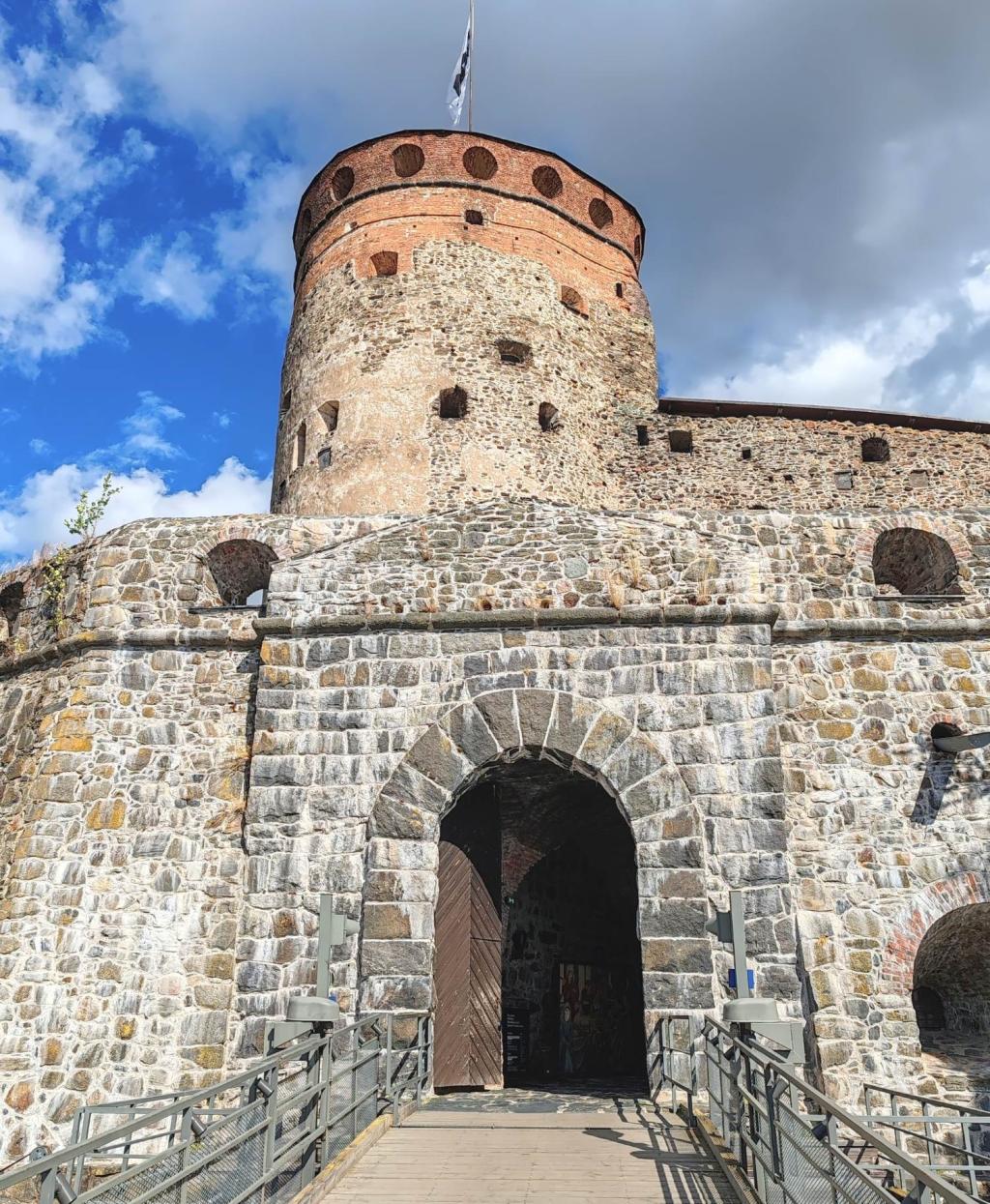 Olavinlinna | Kesäturistina Suomessa ja road trip halki Itä-Euroopan | InTravel