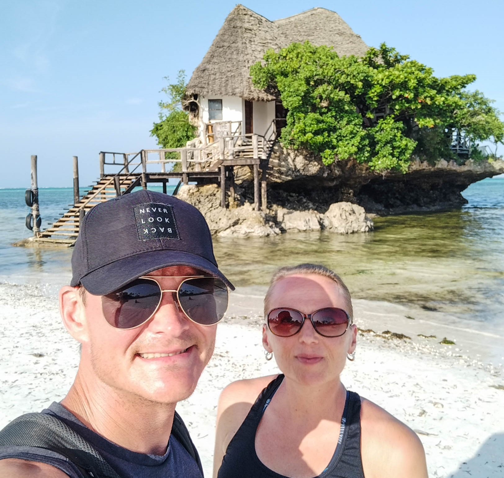 InTravel - Reppureissu Sansibarille ja Dar es Salaamiin The Rock selfie Pingwe, Sansibar | Sansibar ja Dar es Salaam, Tansania | InTravel