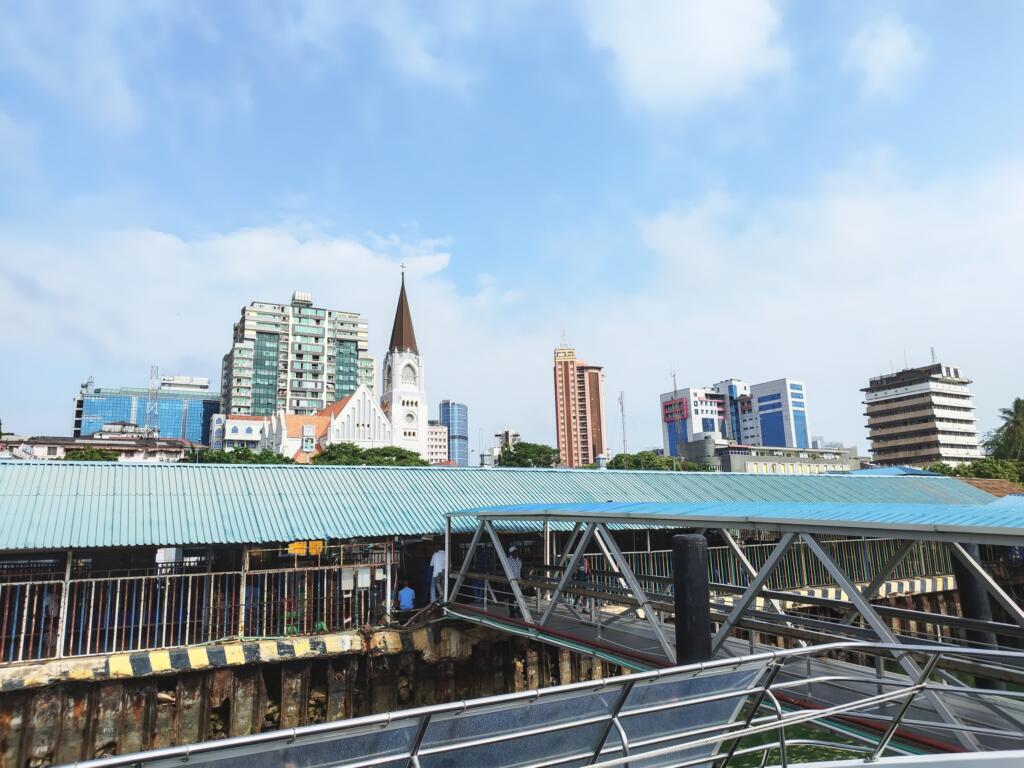 Dar es Salaam speed boatista kuvattuna | Sansibar ja Dar es Salaam, Tansania | InTravel