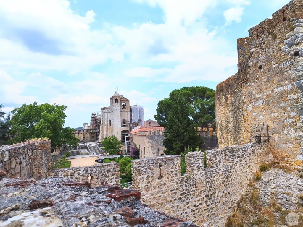 Temppeliritareiden linna Tomarissa | Road trip Portugalissa: Rannikkomaisemia, Tomar ja Coimbra | InTravel