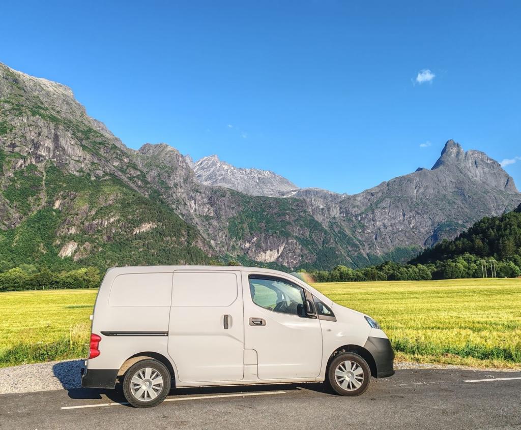 Retkipaku vuorimaisemassa | Norja | Autolla Euroopassa: Ranskasta Suomeen Norjan kautta | InTravel