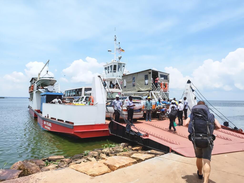 Lautta Bugalasta mantereelle, Uganda | Matkamuistoja Ugandasta ja Ruandasta | InTravel blogi