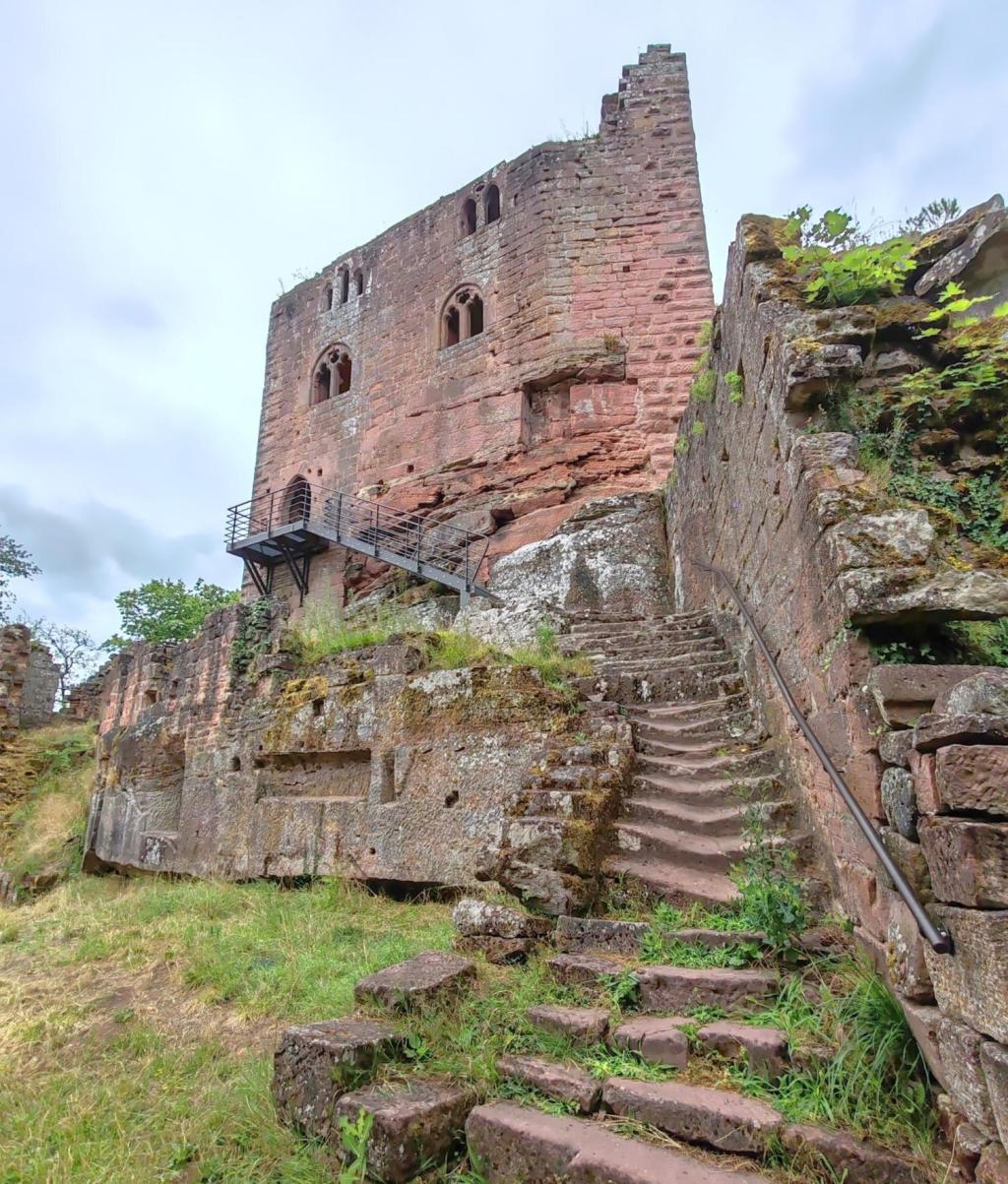 Neu Windstein castle ruin, Vosges du Nord, Alsace | Ranska | Autolla Euroopassa: Ranskasta Suomeen Norjan kautta | InTravel