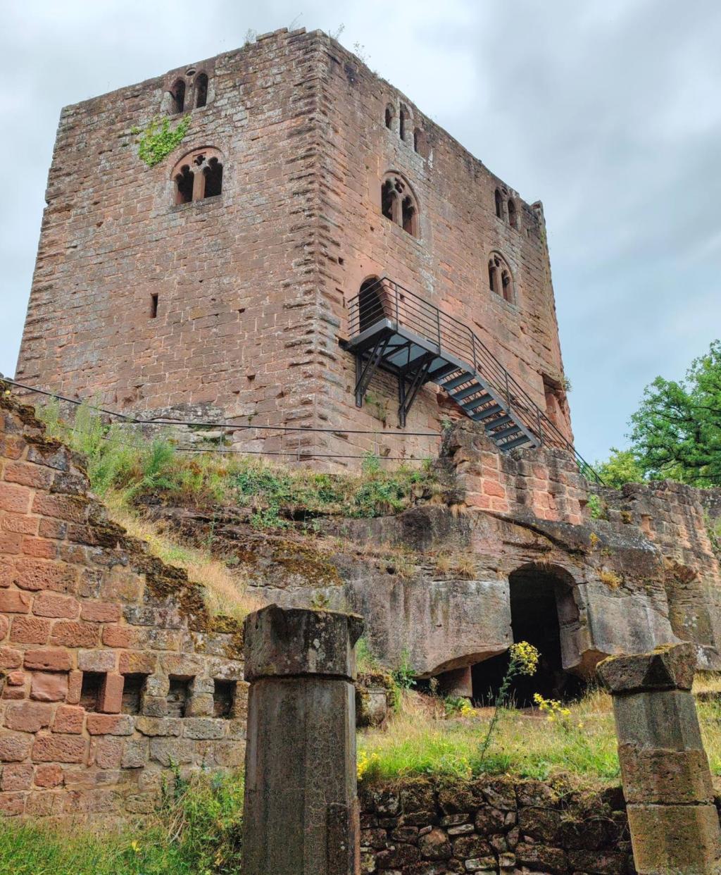 Neu Windstein castle ruins, Vosges du Nord, Alsace | Ranska | Autolla Euroopassa: Ranskasta Suomeen Norjan kautta | InTravel