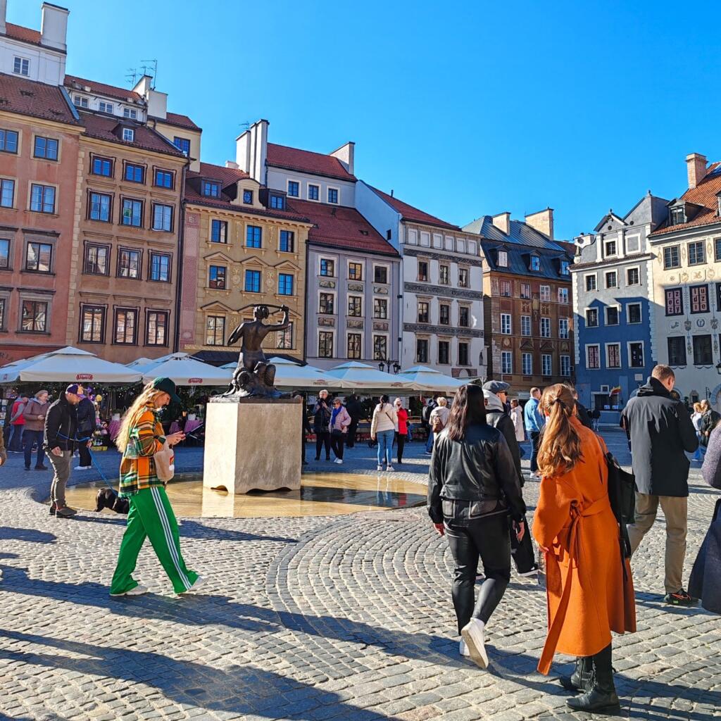 InTravel - Road trip Keski-Euroopassa - Varsova, Torun, Berliini, Alsace Vanhan kaupungin aukio, Varsova | Automatkailua Euroopassa | InTravel