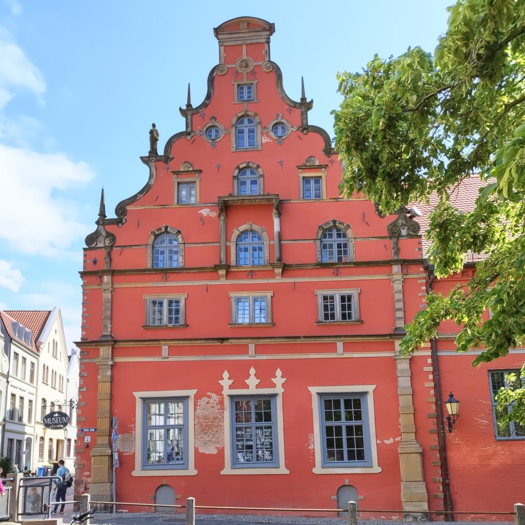 InTravel - Dijonin kautta Alsaceen ja halki Saksan kohti pohjoista Historic townhouse with gingerbread-cut gable, City History Museum of Wismar, Germany | Road trip halki Saksan ja Ranskan | InTravel