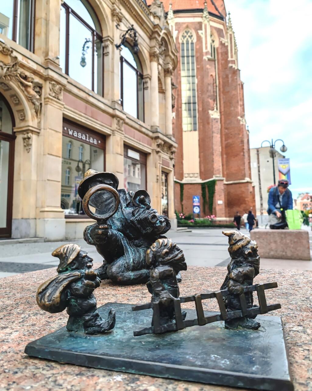 InTravel - Puolan Wrocław on viehättävä ja historiallinen kaupunkikohde Tonttupatsas | Viehättävä Wrocław, Puola | InTravel