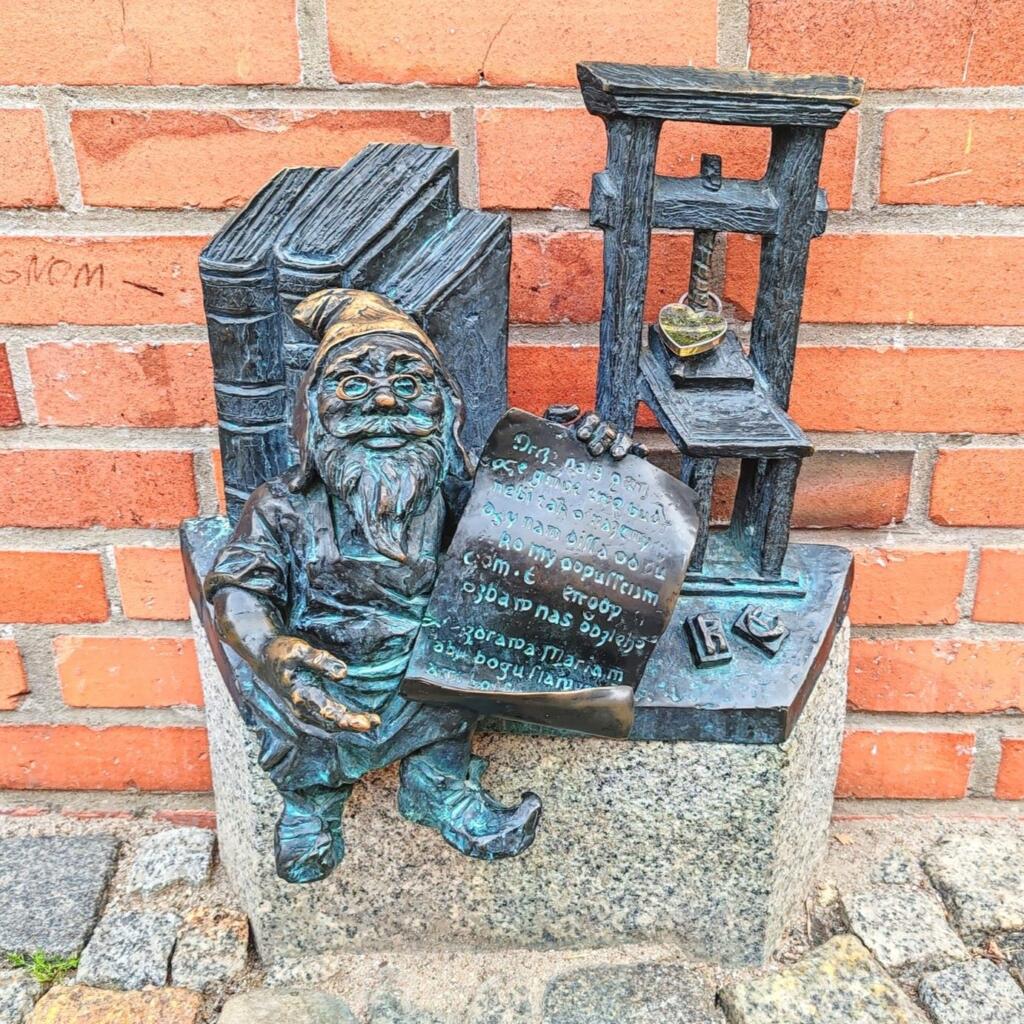 InTravel - Puolan Wrocław on viehättävä ja historiallinen kaupunkikohde Tonttupatsas | Viehättävä Wrocław, Puola | InTravel