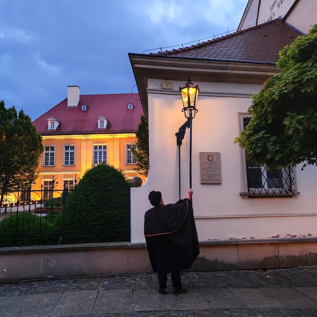 InTravel - Puolan Wrocław on viehättävä ja historiallinen kaupunkikohde Lampunsytyttäjä | Viehättävä Wrocław, Puola | InTravel