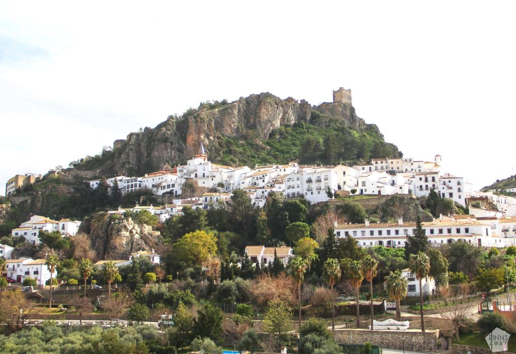 InTravel - Andalusian aarteita: Road trip valkoisissa kaupungeissa ja surffikylissä Zahara de la Sierra | Andalusian valkoiset kylät, Espanja | InTravel